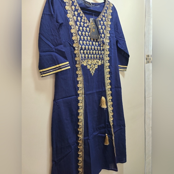 New 3 pc kurti+ churidhar pant+ net dupatta Size M - Picture 1 of 8